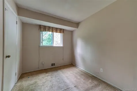 1614 N Gardiner Drive Bay Shore NY 11706