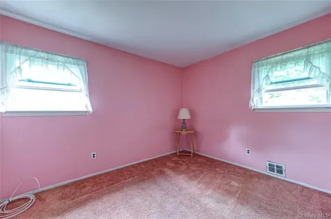 1614 N Gardiner Drive Bay Shore NY 11706