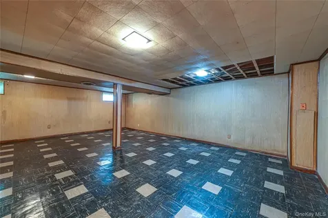 1614 N Gardiner Drive Bay Shore NY 11706
