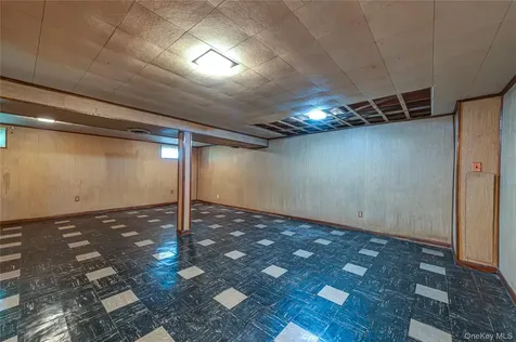 1614 N Gardiner Drive Bay Shore NY 11706