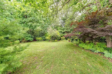 1614 N Gardiner Drive Bay Shore NY 11706