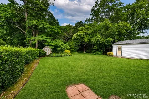 1614 N Gardiner Drive Bay Shore NY 11706