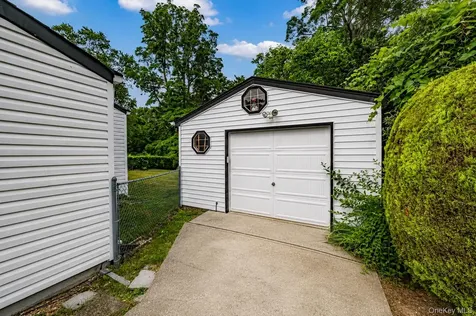 1614 N Gardiner Drive Bay Shore NY 11706