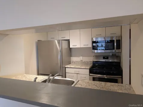 4 Martine Avenue White Plains NY 10606