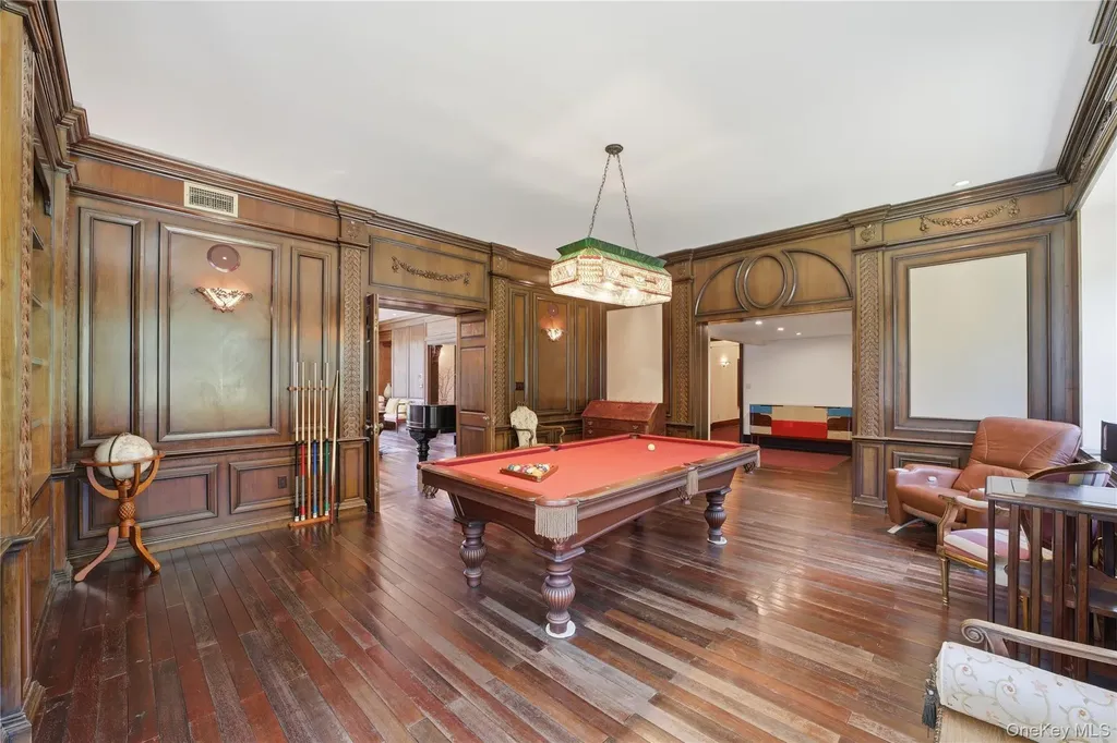 196 Mclain Street Bedford Corners NY 10549