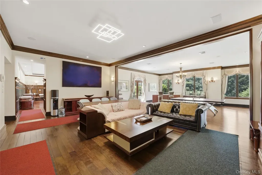 196 Mclain Street Bedford Corners NY 10549