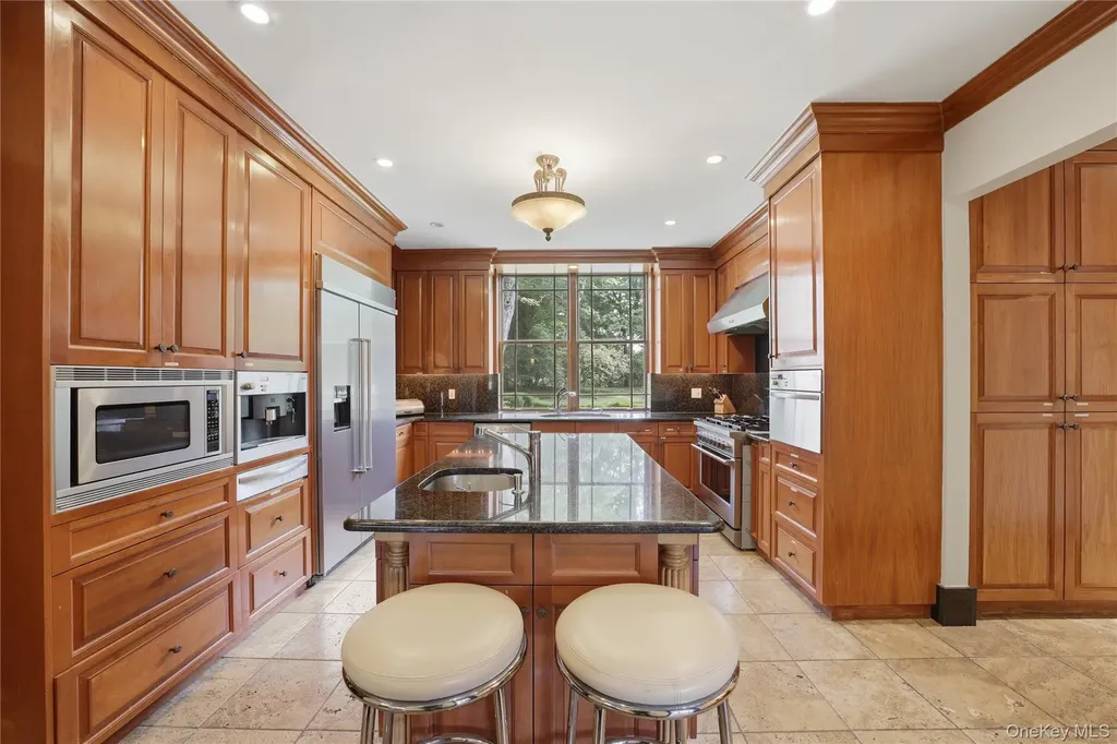 196 Mclain Street Bedford Corners NY 10549