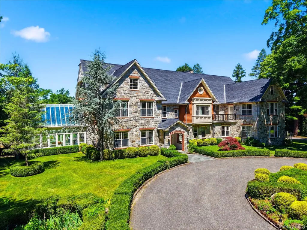 196 Mclain Street Bedford Corners NY 10549