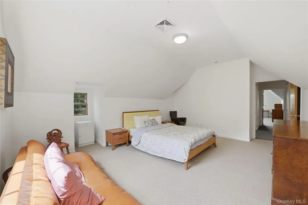 196 Mclain Street Bedford Corners NY 10549