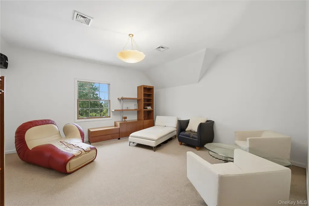 196 Mclain Street Bedford Corners NY 10549
