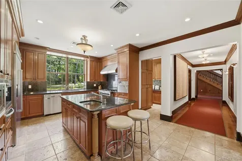 196 Mclain Street Bedford Corners NY 10549