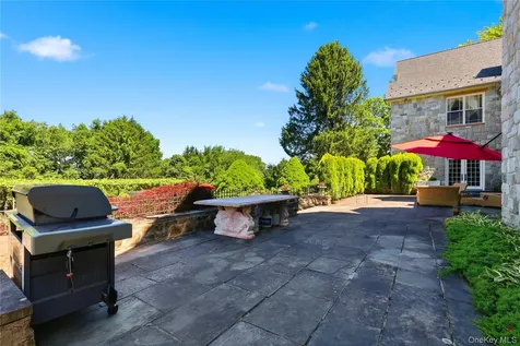 196 Mclain Street Bedford Corners NY 10549