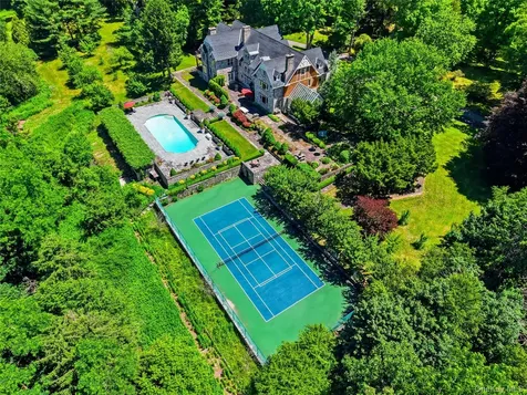 196 Mclain Street Bedford Corners NY 10549