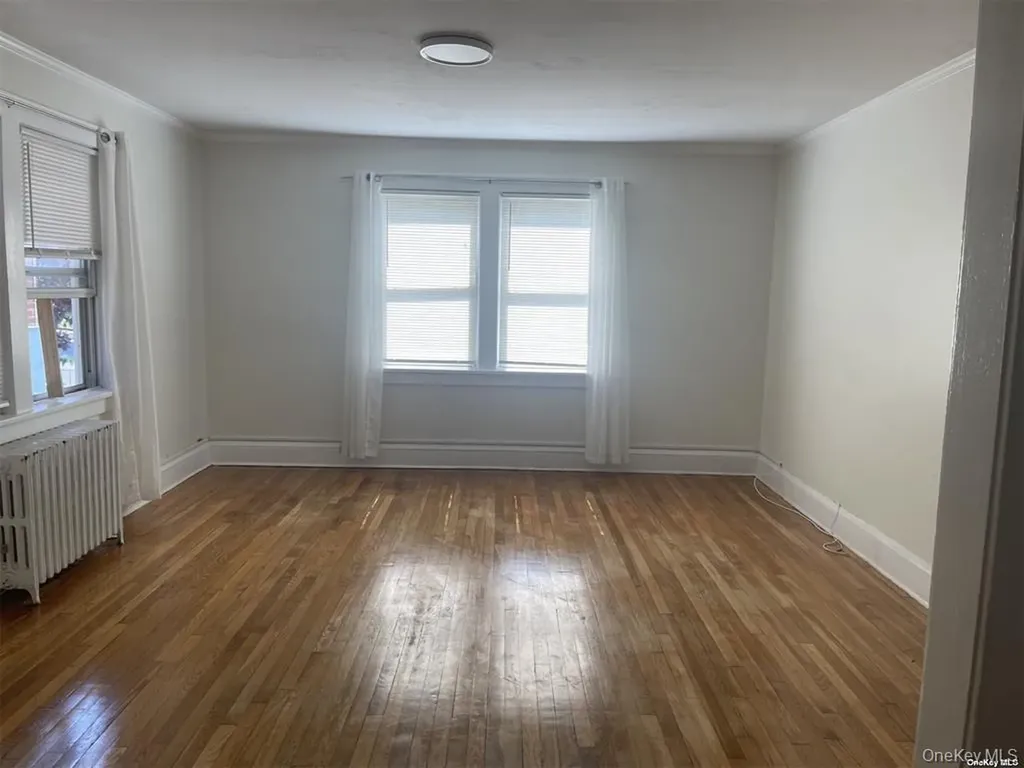 1082 Lynn Place Woodmere NY 11598