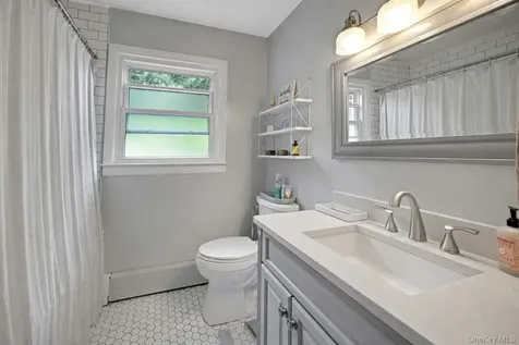 18 Valley Drive Salisbury Mills NY 12577