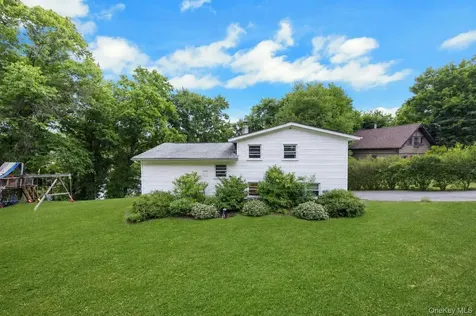 18 Valley Drive Salisbury Mills NY 12577