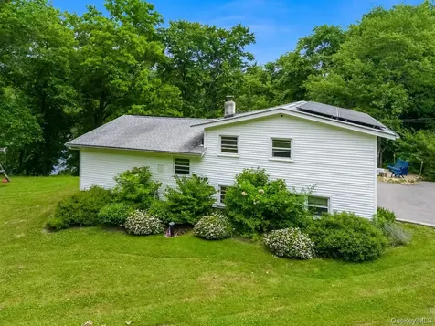18 Valley Drive Salisbury Mills NY 12577
