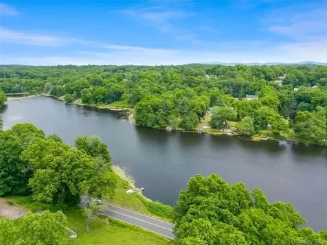 18 Valley Drive Salisbury Mills NY 12577
