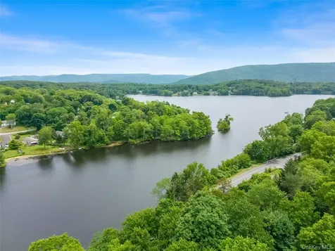 18 Valley Drive Salisbury Mills NY 12577