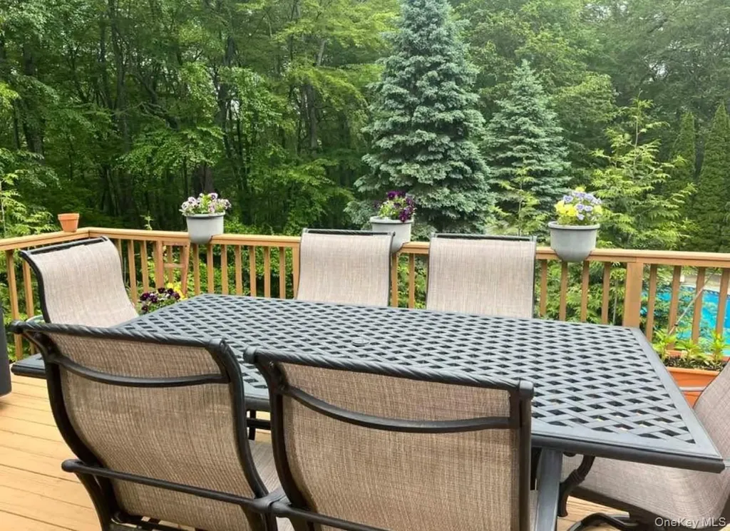 10 Highview Terrace Somers NY 10589