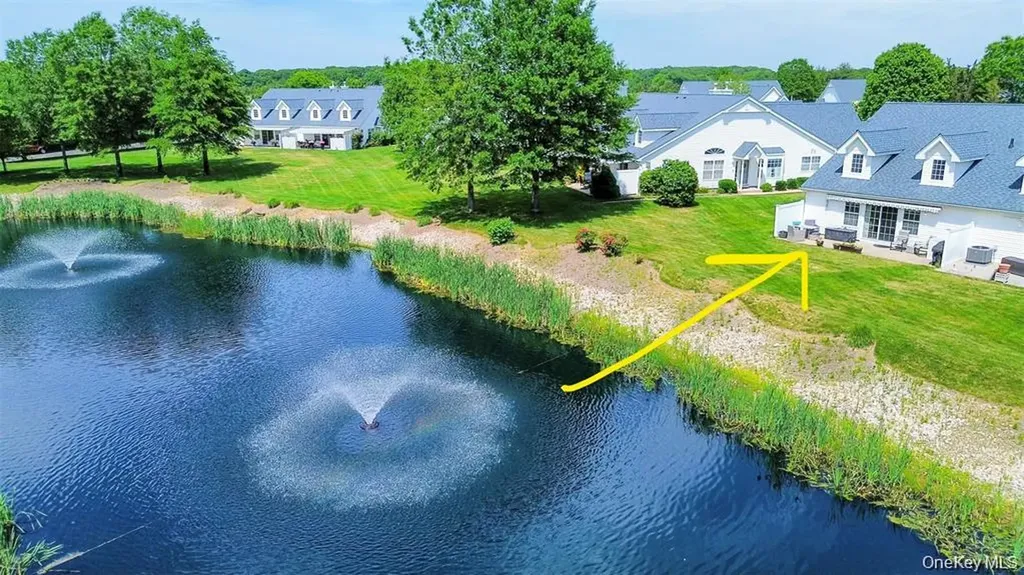 7 Summerfield Lane S Aquebogue NY 11901