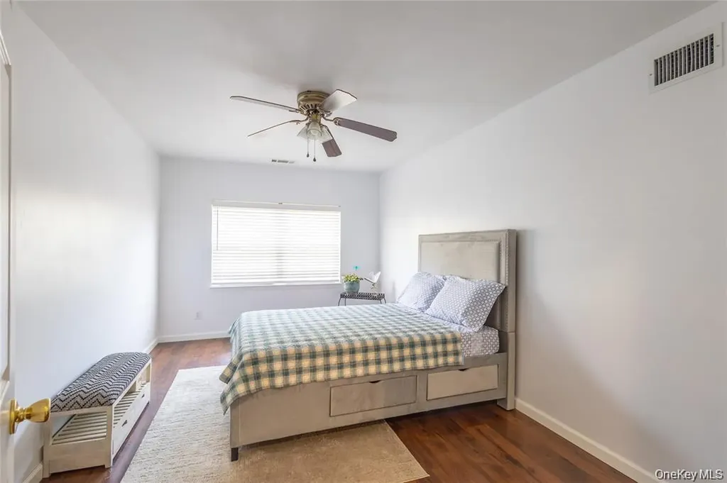 7 Summerfield Lane S Aquebogue NY 11901