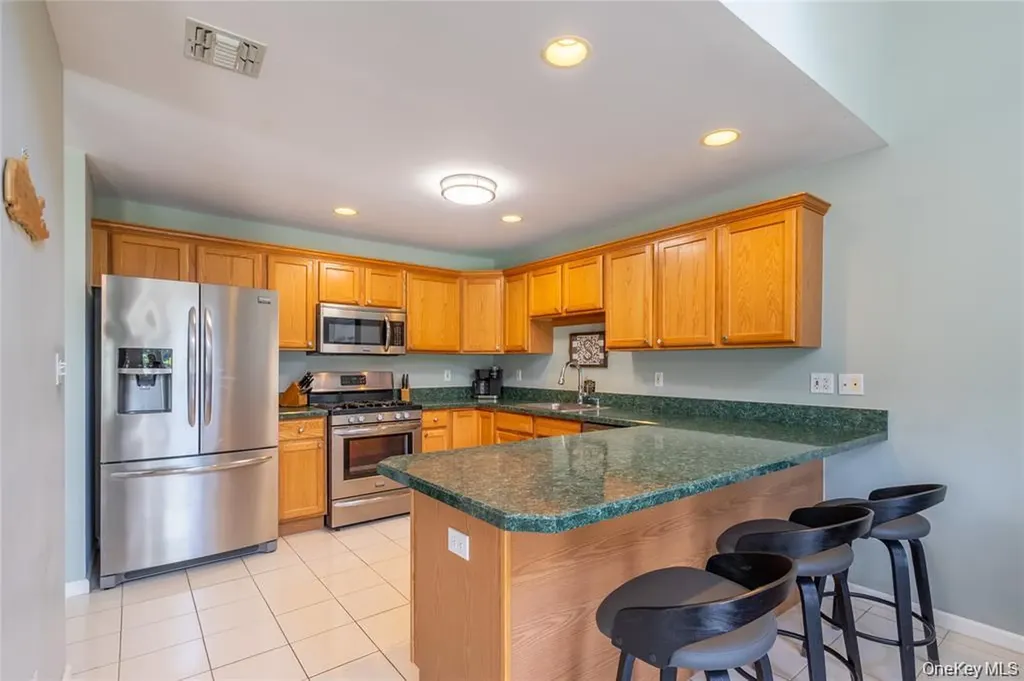 7 Summerfield Lane S Aquebogue NY 11901