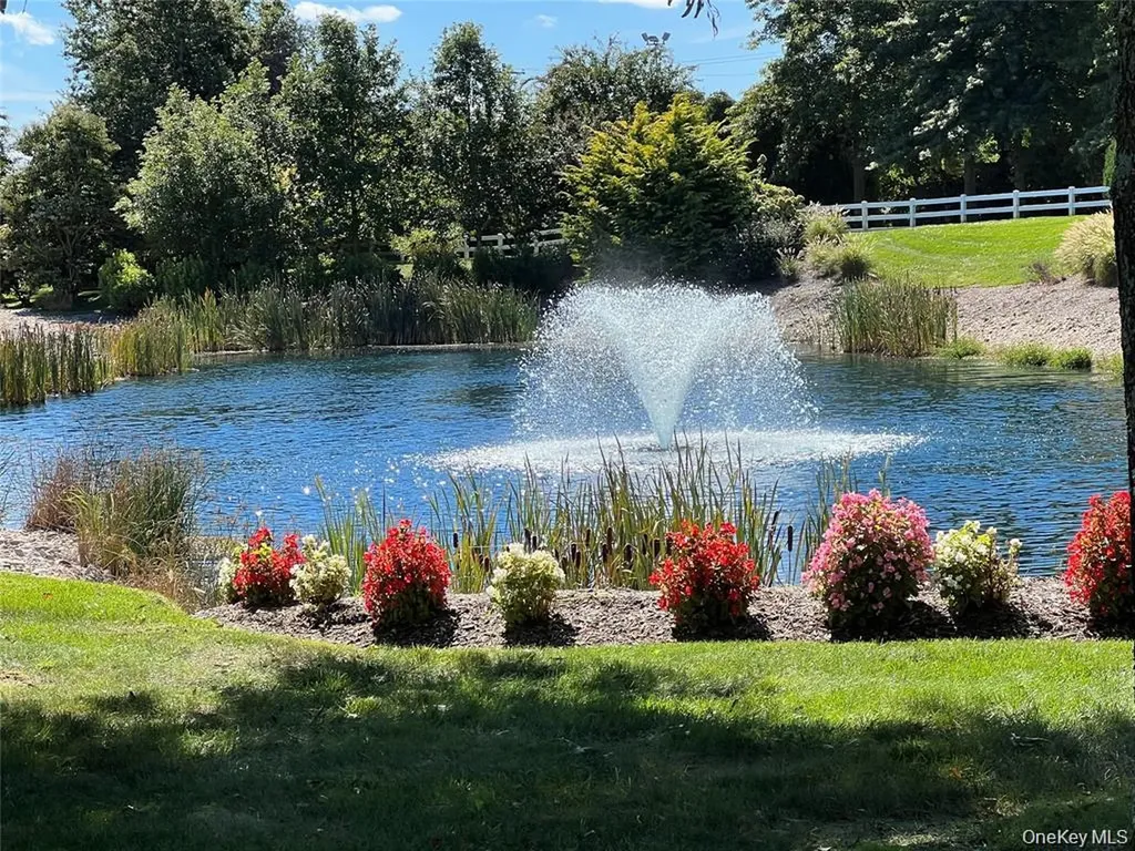 7 Summerfield Lane S Aquebogue NY 11901