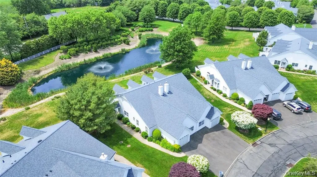 7 Summerfield Lane S Aquebogue NY 11901