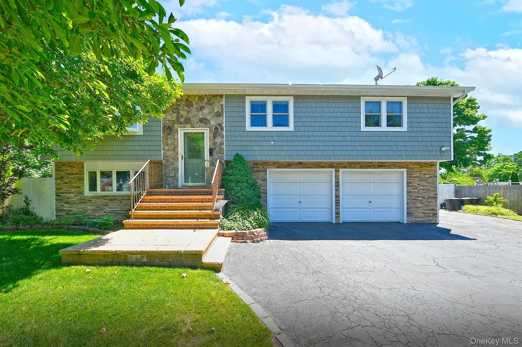 183 6th Avenue Holtsville NY 11742