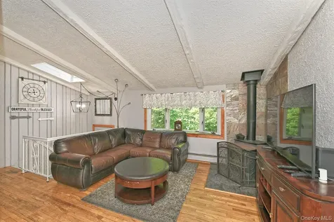 183 6th Avenue Holtsville NY 11742