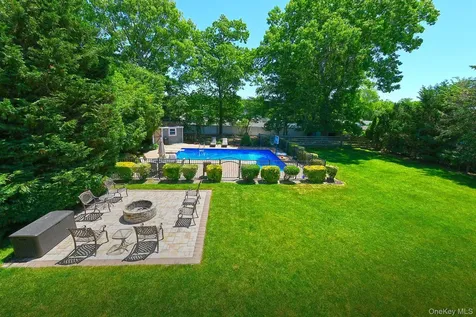 183 6th Avenue Holtsville NY 11742