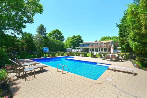 183 6th Avenue Holtsville NY 11742