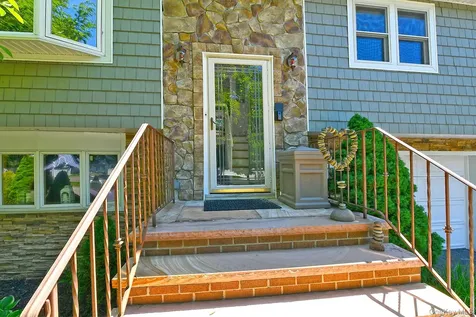 183 6th Avenue Holtsville NY 11742