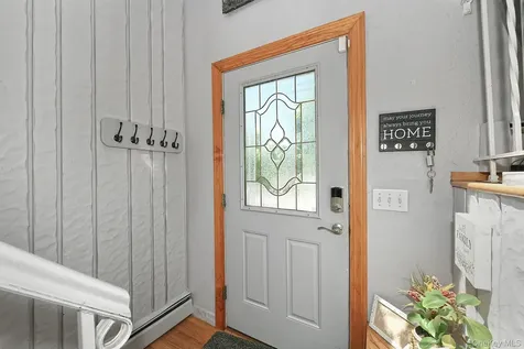183 6th Avenue Holtsville NY 11742