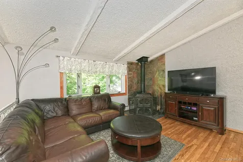 183 6th Avenue Holtsville NY 11742