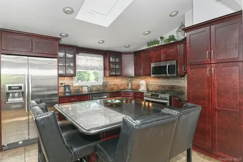 183 6th Avenue Holtsville NY 11742