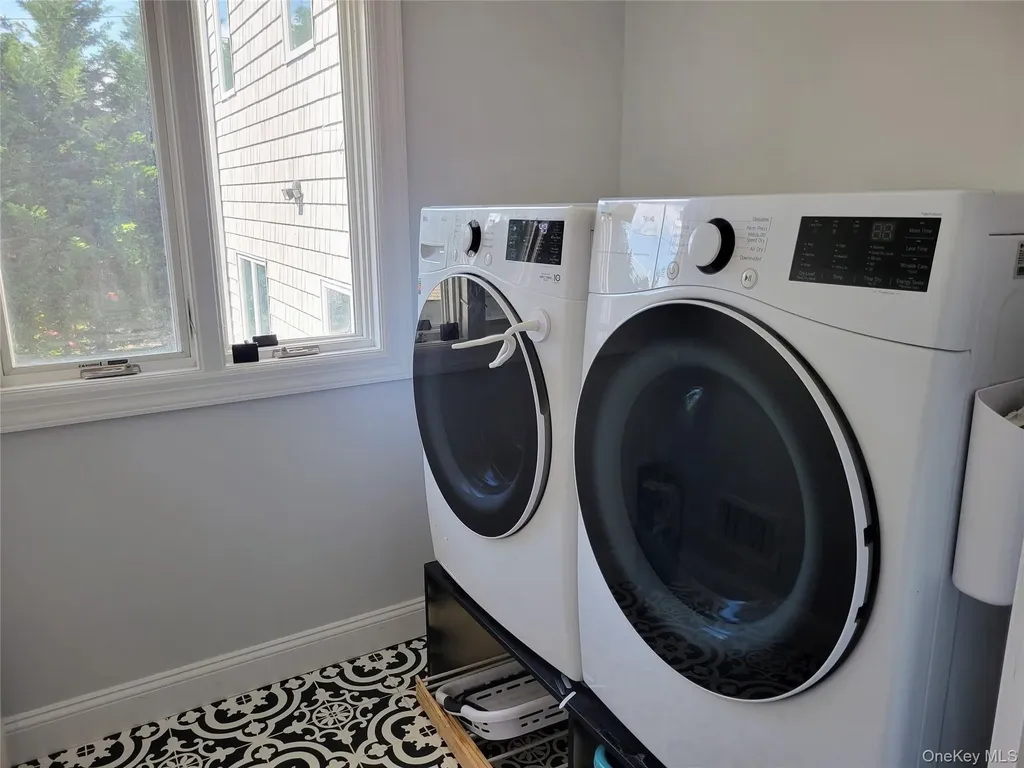 650 Prescott Place North Woodmere NY 11581