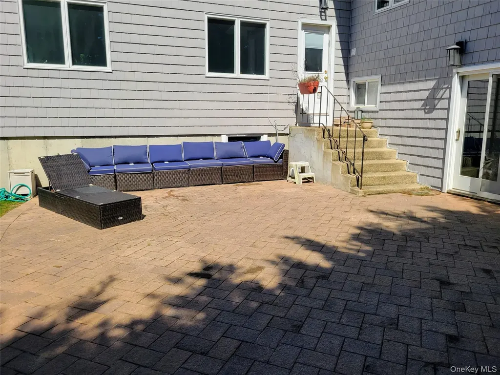 650 Prescott Place North Woodmere NY 11581