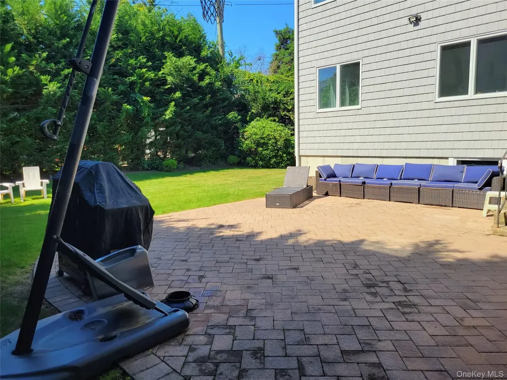 650 Prescott Place North Woodmere NY 11581