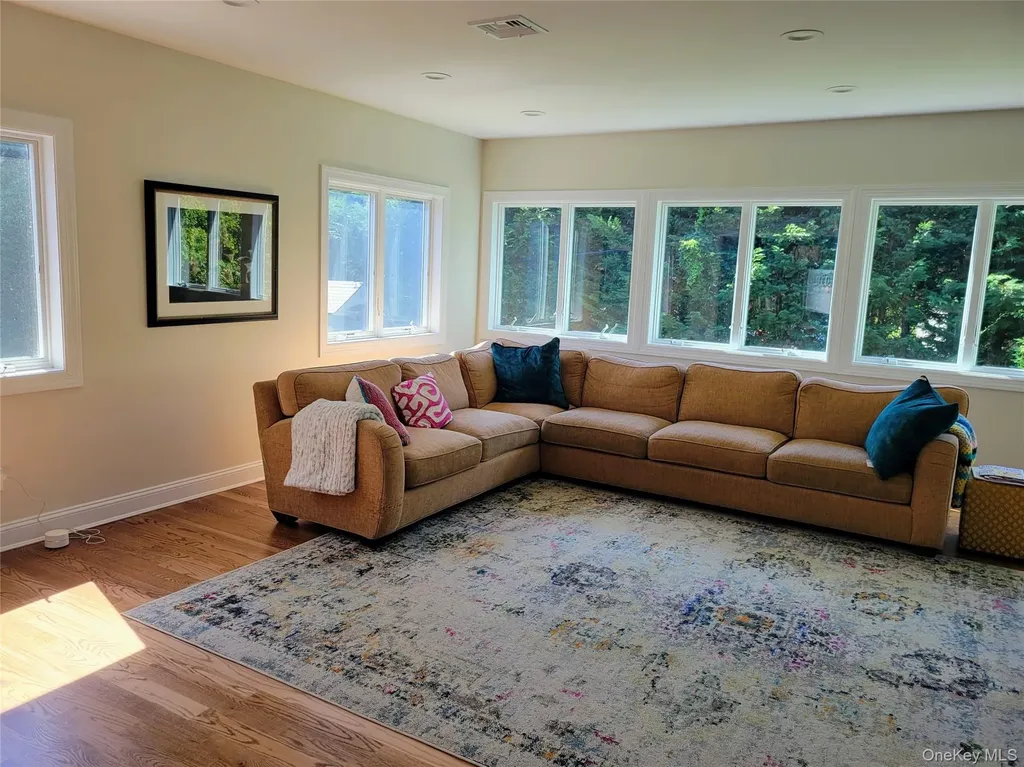 650 Prescott Place North Woodmere NY 11581
