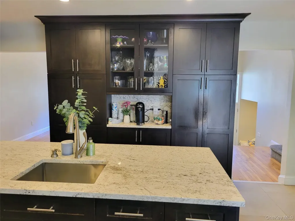 650 Prescott Place North Woodmere NY 11581