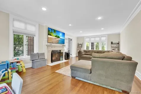 2 Rockland Avenue Yonkers NY 10705