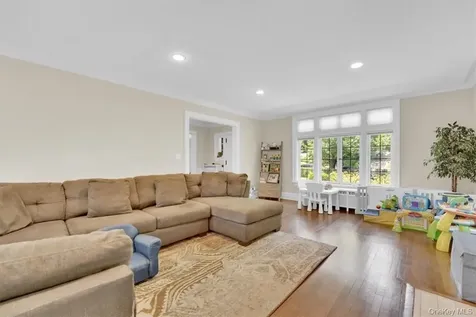 2 Rockland Avenue Yonkers NY 10705