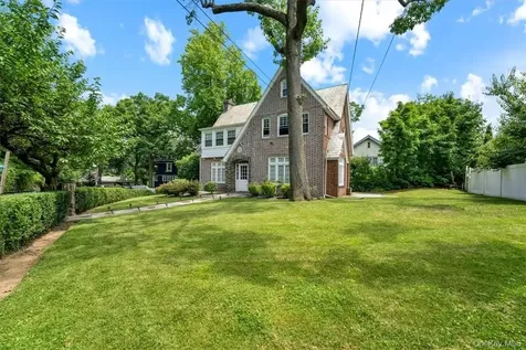 2 Rockland Avenue Yonkers NY 10705