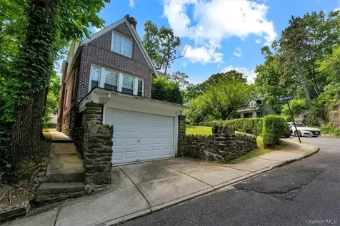 2 Rockland Avenue Yonkers NY 10705