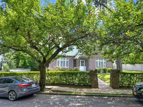 2 Rockland Avenue Yonkers NY 10705