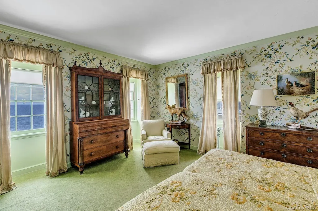 2 Wallis Lane Nissequogue NY 11780