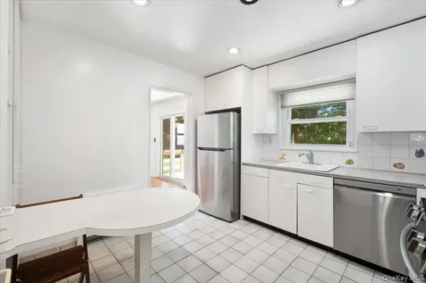 5 Hemlock Road Hartsdale NY 10530