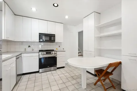 5 Hemlock Road Hartsdale NY 10530